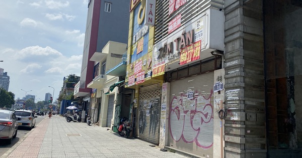 Nhiều mặt bằng đắc địa tại TP HCM bỏ trống thời gian dài