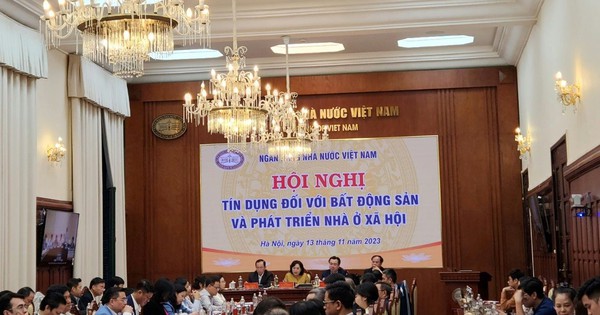 Doanh nghiệp BĐS "than" lãi suất vẫn cao, lãnh đạo ngân hàng nói “cho vay trung dài hạn bây giờ gần như không có lời”