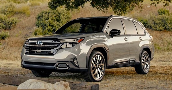 Subaru Forester 2025 ra mắt: Thiết kế gây tranh cãi, nhiều nâng cấp đấu