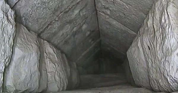 Tia vũ trụ "xuyên thủng" kim tự tháp Giza, tiết lộ hành lang bí ẩn