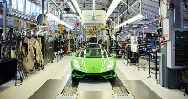 Nhờ một hãng xe bình dân, Lamborghini mới có nhiều siêu xe khủng như bây  giờ cùng nhà máy to gấp 13 lần hồi xưa