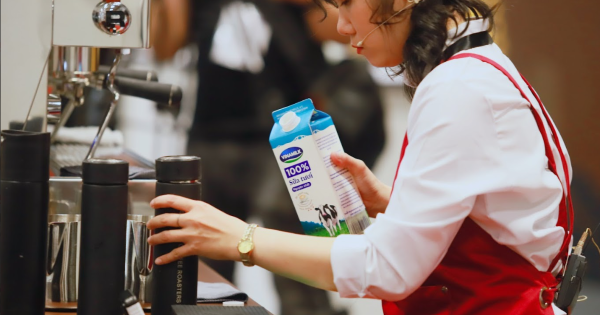 Vinamilk 低温殺菌生乳は、調製における主導的地位を確固たるものにします