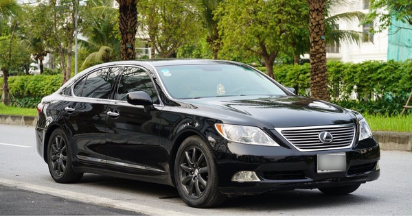 Chiếc 'xe Chủ tịch' Lexus LS 460 này từng là ao ước của người Việt nhưng  nay chỉ còn 700 triệu đồng, rẻ hơn cả Altis bản tiêu chuẩn