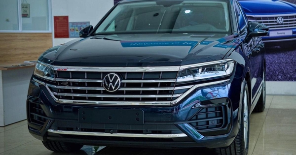 Vw Touareg Giảm Kỷ Lục 225 Triệu, Khởi Điểm Còn 2,8 Tỷ Ngang Glc 300 Vừa Ra  Mắt Việt Nam