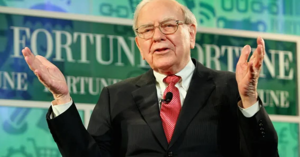 Warren Buffett bán 8 tỷ USD cổ phiếu, các nhà đầu tư “đứng ngồi không yên”