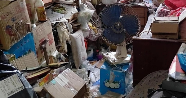 Bà cụ 75 tuổi tích trữ 5 tấn rác trong nhà: Khi biết nguyên nhân, cư dân mạng xóa hết bình luận toxic