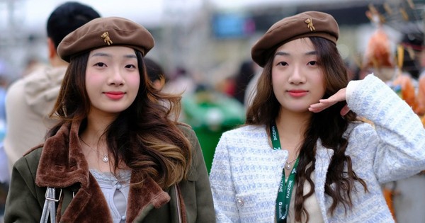 Chuyện bà mẹ đi đu anh trai cùng con gái