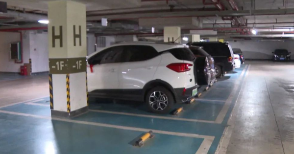 Người phụ nữ chi 155 tỷ mua 556 chỗ đậu xe, nửa năm sau, hàng chục chủ xe đến tận cửa nhà mắng: "Cô là kẻ ăn cướp"