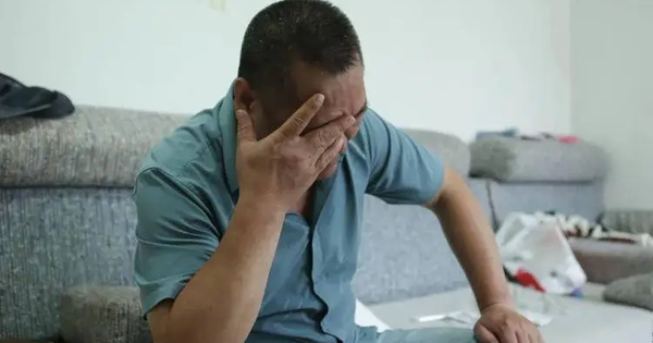 Cho cô chú tiền chữa bệnh, đổi lại họ cho tôi 1 túi rau khô: Về nhà kiểm tra tôi điếng người khi thấy 1 thứ