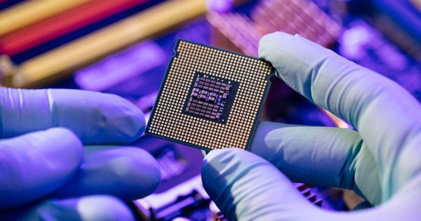 Cổ phiếu NVIDIA tăng vọt kể từ sau cái bắt tay với loạt công ty công nghệ Việt Nam, giá trị của tập đoàn sản xuất chip hàng đầu thế giới cao kỷ lục
