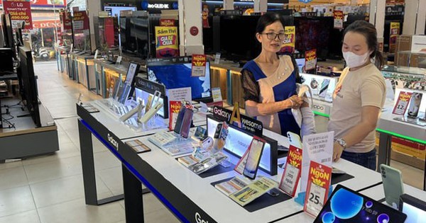 Bán lẻ điện máy, công nghệ so kè từng chút