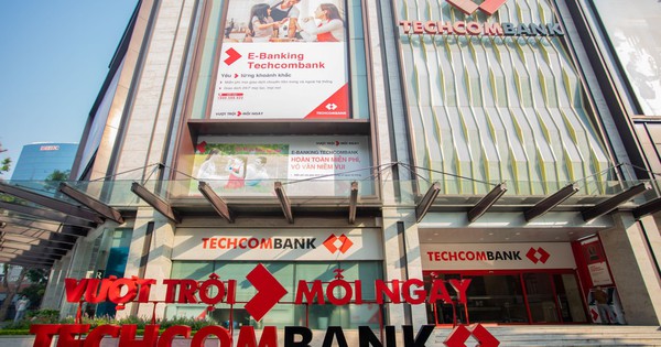 Phó Tổng Giám đốc Techcombank muốn bán bớt cổ phiếu TCB
