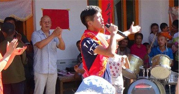 Vì câu nói "Cho bố xem giấy báo nhập học" mà dẫn đến chuỗi bi kịch của một gia đình, lời nói dối kéo dài 3 năm cũng bại lộ