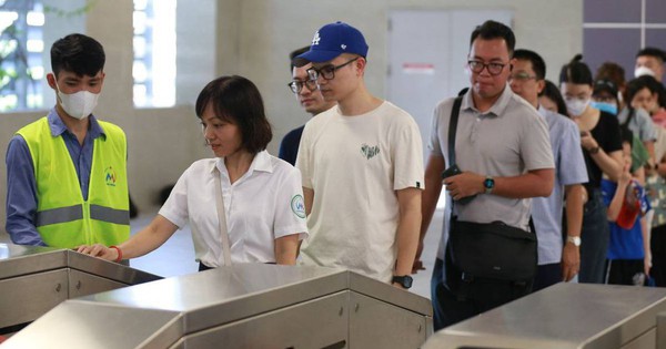 Ngay lúc này: Metro ga Nhổn - Hà Nội bắt đầu đón những vị khách đầu tiên, nhiều trải nghiệm vô cùng thú vị!