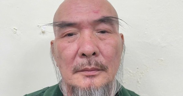 Bắt Ngọc "say" mang xe 3 bánh ra chặn cửa bệnh viện để đòi nợ chủ Sen Tài Thu