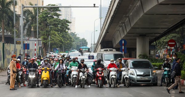 Cục CSGT lý giải băn khoăn "bỏ đếm giây đèn tín hiệu giao thông dễ bị xử phạt"
