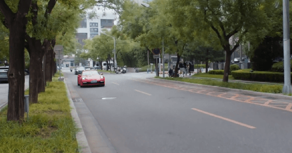 Tặng vợ hẳn Porsche để phông bạt chắc mỗi tổng tài này làm nổi: Đẹp trai tinh tế còn kinh tế, phúc 3 đời mới cưới được