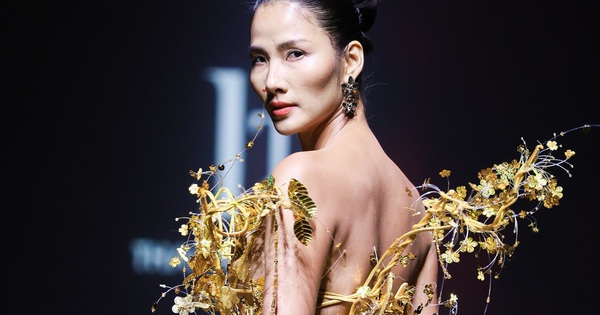 Thanh Hương Bùi chinh phục khán giả quốc tế cùng BST Manifeste