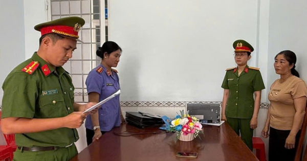 Khám xét chỗ ở, bắt tạm giam Phạm Bé Em