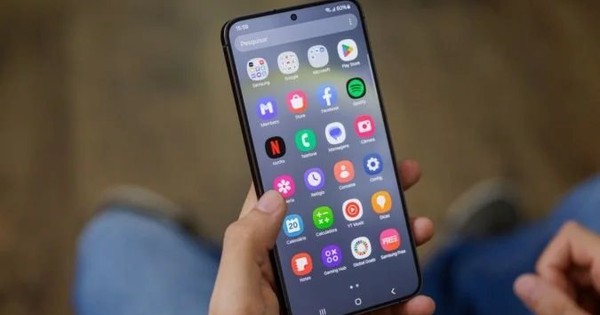 Chúng ta đang sống trong thời đại mà mua điện thoại đắt tiền là "dại dột": Trước có Samsung, giờ là iPhone