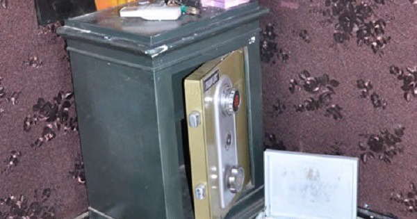 Két sắt trong nhà phạm 5 điều: Cả người lẫn của đều lao đao, dễ vướng lao lý