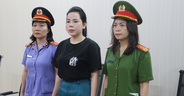 Gần 1.000 bị hại trong vụ nhóm người giả danh bác sĩ "khám bệnh miễn phí"