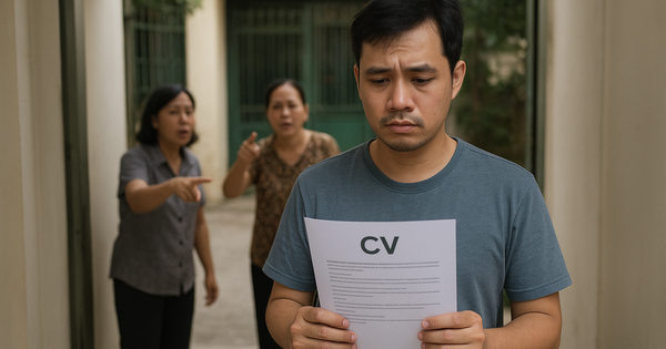 Gửi 50 CV xin việc nhưng không được nhận, chàng trai về quê "chữa lành" bị hàng xóm chê "ăn bám": Cái khó của “tuổi già” 30