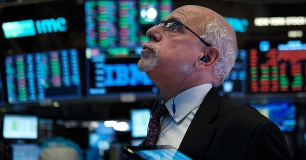 Khối ngoại bán ròng hơn 2.000 tỷ trong phiên VN-Index "mất" gần 36 điểm, cổ phiếu nào bị xả mạnh nhất?