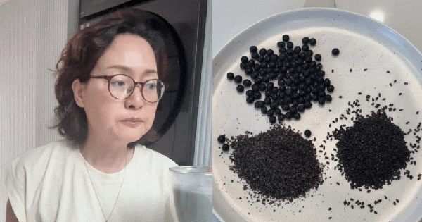 Mẹ tôi rất chăm uống loại nước màu đen này và không có một sợi tóc bạc nào ở tuổi 60, tóc còn bóng đẹp