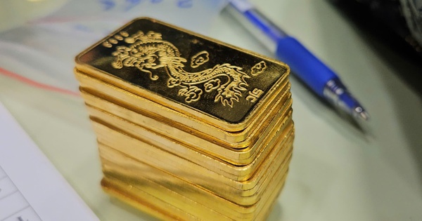 Giá vàng miếng SJC trên thị trường tự do giảm t...