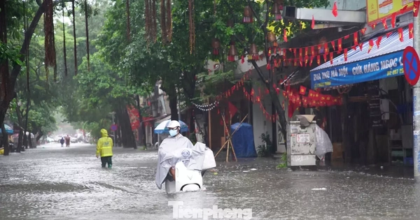 Trời nắng đẹp, Hà Nội vẫn còn 7 điểm ngập sâu