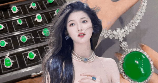 “Rửa mắt” với cuộc sống xa hoa của phú bà U35: Shopping ngọc ngà châu báu, tậu 99 món vàng ròng và biệt phủ cho con gái 3 tuổi!