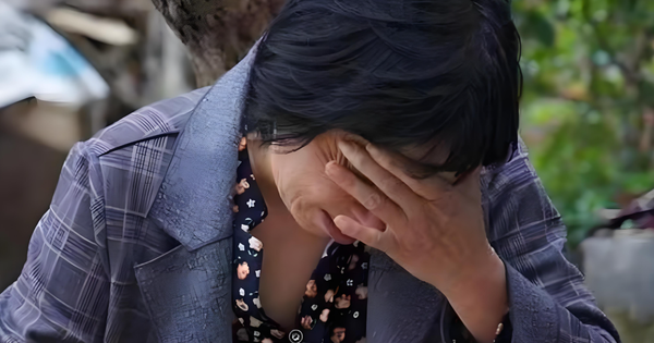 Mẹ vay ngân hàng 2 tỷ cho con trai đi du học, 10 năm sau con về nước ký hợp đồng mua nhà... đứng tên bạn gái