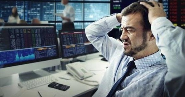 Phiên 2/10: Khối ngoại thẳng tay bán tiếp 2.400 tỷ đồng, cổ phiếu nào bị "xả" mạnh nhất?