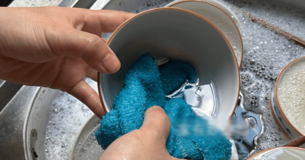 1 người rửa bát cả nhà mắc bệnh: 5 lỗi sai to đùng cần sửa ngay