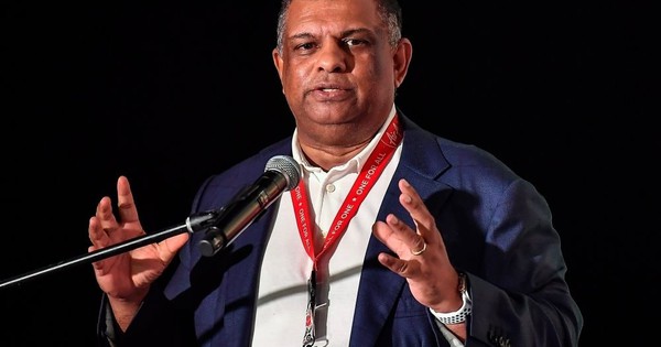 Báo ngoại: AirAsia đang đàm phán mua cổ phần Vietravel Airlines của bầu Hiển?