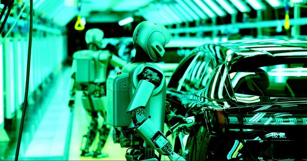 Lãnh đạo phương Tây 'sốc nặng' khi thăm nhà máy Trung Quốc: Không bóng người, chỉ toàn thứ lạ lùng này