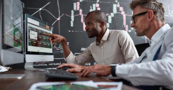 Phiên 22/10: Khối ngoại bán ròng 1.800 tỷ đồng, ngược dòng tung 400 tỷ gom một cổ phiếu bluechip