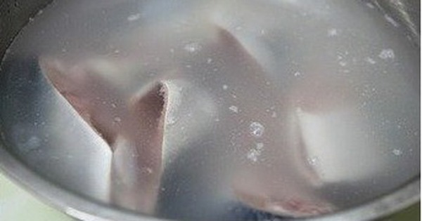 Đây chính là "kẻ thù" của mùi tanh: Khi nấu món cá phải dùng, thịt cá mềm hồng và ngọt vị hơn