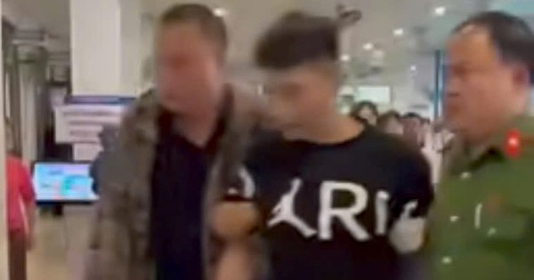 VIDEO: Giám đốc bệnh viện thông tin vụ người nhà bệnh nhân dùng dao tấn công khiến 7 người bị thương