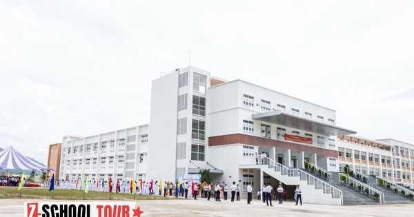 Ngôi trường miền biển 6 năm có 2 học sinh vào Chung kết Olympia, rộng tới 45.000m2, học thì giỏi mà chơi cũng hết mình