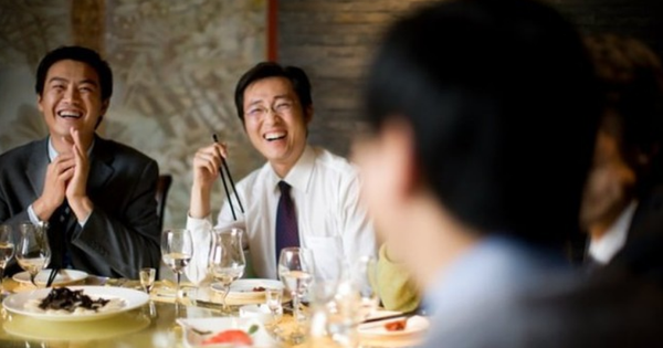 Lương hơn 44 triệu đồng/tháng, tôi vẫn từ chối mời sếp đi ăn để tiết kiệm tiền, 1 tháng sau bất ngờ được thăng chức, thề cả đời không thể quên