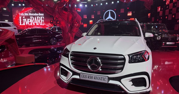 Xe sang ế ẩm, nhà phân phối gặp khó