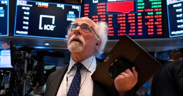 Khối ngoại tiếp đà bán ròng 1.200 tỷ trong phiên VN-Index giảm sâu, tâm điểm xả mạnh bộ đôi cổ phiếu "bank, chứng"