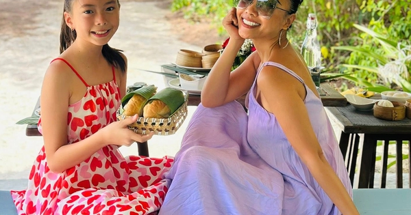 Một bộ đồ bơi mua gấp mà Đoan Trang cũng "tận dụng" để dạy con tinh tế thế này! 10 điểm không có "nhưng"