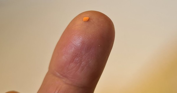 Vật thể chỉ 2mm làm nên điều kỳ diệu, giúp người mù đọc sách trở lại