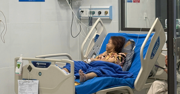 Ngôi sao ca nhạc đình đám: Nợ 40 tỷ, U60 nhiều bệnh, mất khả năng nói chuyện và ăn uống