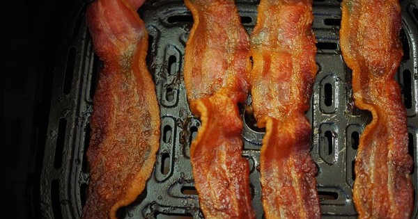 Nồi chiên không dầu rất tiện nhưng tuyệt đối không nên dùng để nấu thứ này: "Thảm họa" sẽ xảy ra!