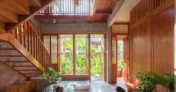 Cải tạo nhà cũ Hội An bằng gỗ và vải với không gian ấn tượng