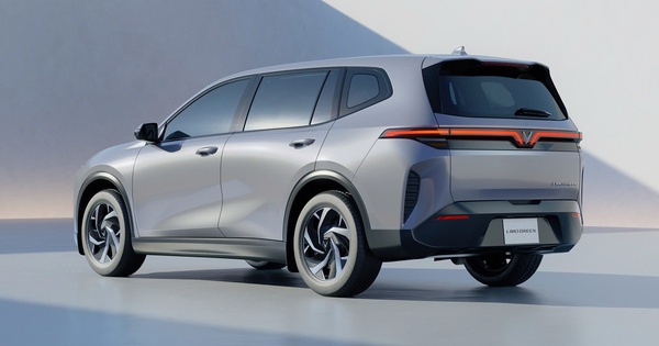 Bàn giao đến tay khách Việt chưa đầy 2 tháng, mẫu MPV điện đầu tiên của tỷ phú Phạm Nhật Vượng đã rục rịch xuất ngoại?